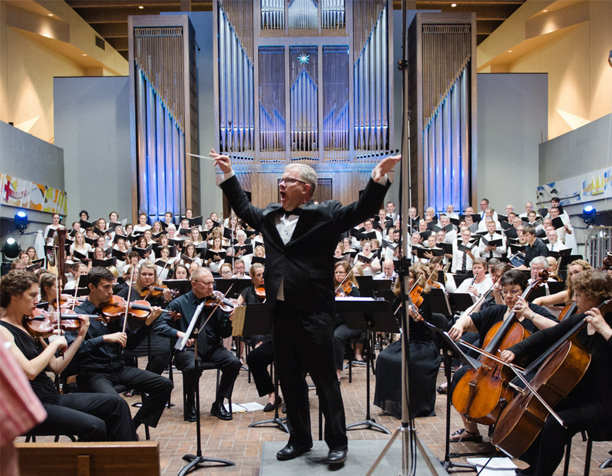 Festival Orchestra and director